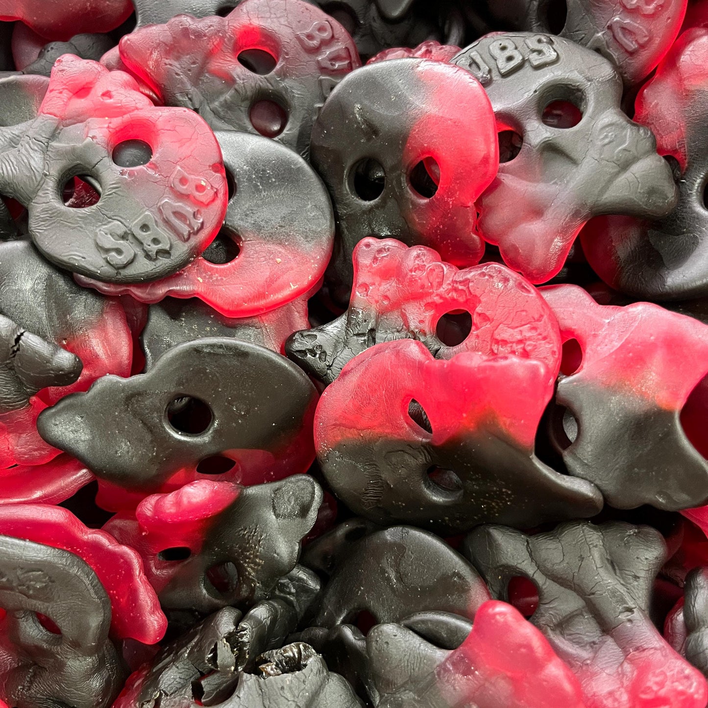 BUBS Raspberry Licorice Skulls – Large Swedish Pick & Mix – authentic Swedish pick & mix candy, imported from Scandinavia