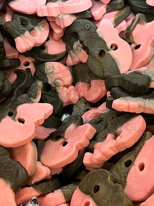 Swedish Raspberry & Licorice Foam Gummies combine sweet berry flavor with bold Swedish licorice in a soft, airy foam texture. Shaped like playful skulls, they’re a cult classic in Sweden and a must-try for candy lovers looking for something unique.

Perfect for:
Licorice lovers, Scandinavian candy fans, vegan treat boxes, pick and mix selections, gifts, movie nights, and candy jars.

Vegan-friendly, gelatin-free, no artificial colors, no added palm oil.