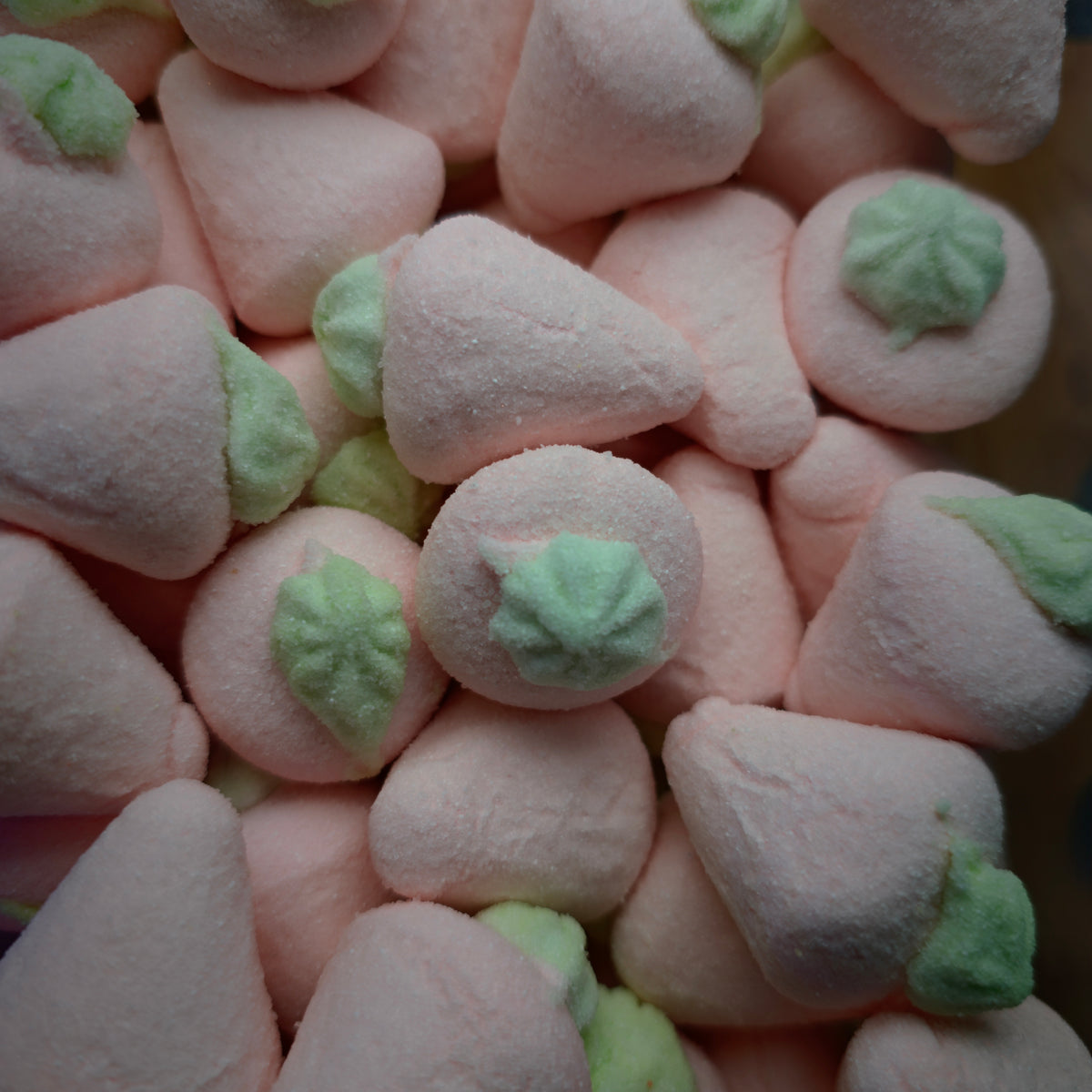 Skumma Glasstrutar — pink foam ice cream cones with green piped tops